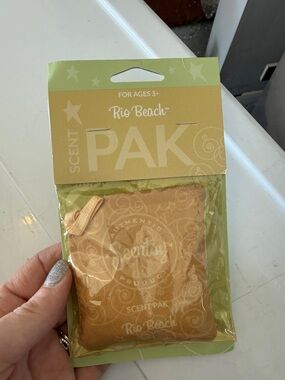 Rio Beach Scent Pak Sachet in Light Green & Tan